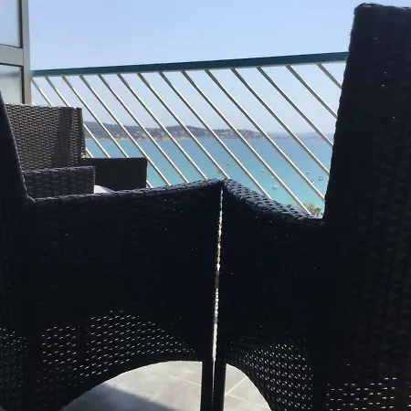 Vue 3 Mn A Pied De La Lumineux Et Moderne Apartment Bandol